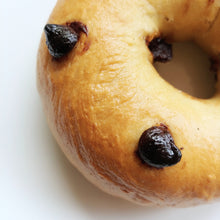 Load image into Gallery viewer, Chocolate Chip Bagel - 6 count
